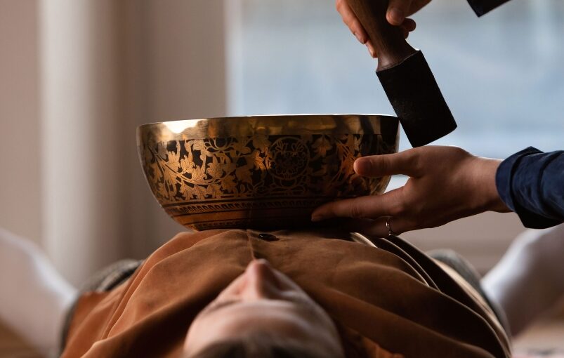 Singing Bowl: A Guide to Its Healing Powers – Trekking Routes